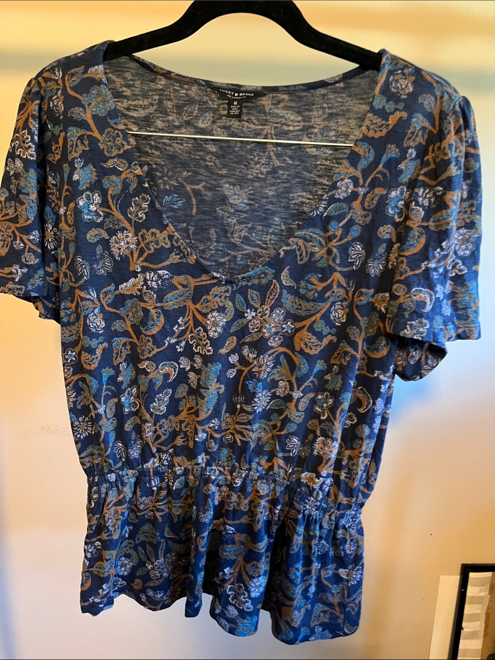 Universal Thread Navy Blue Floral V-Neck Peplum Top with Tan Accents